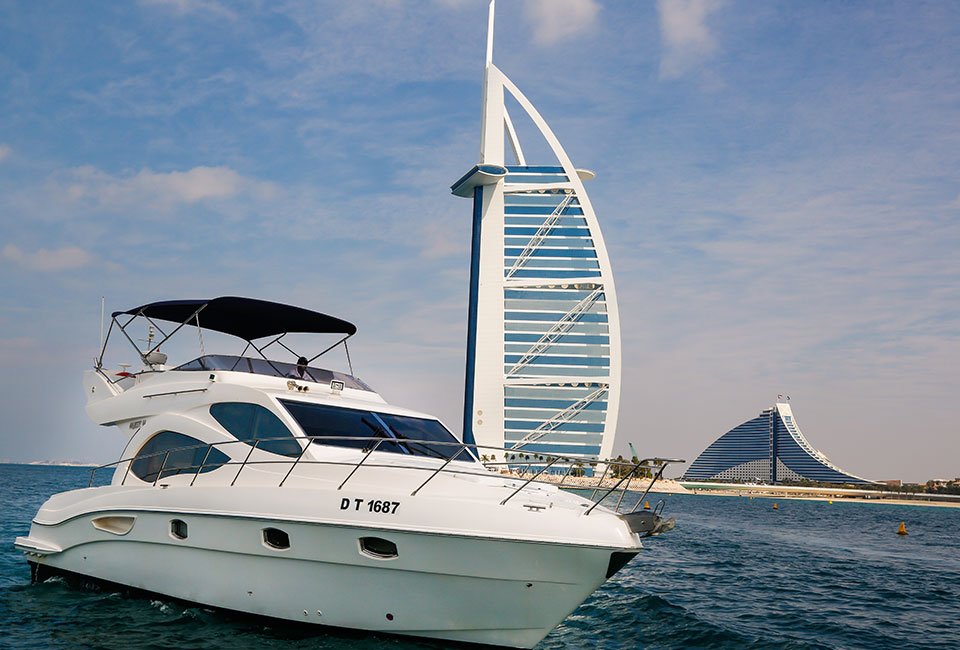 Luxury Yacht Majesty 44 • DXB Yacht Parties | Rent a Yacht